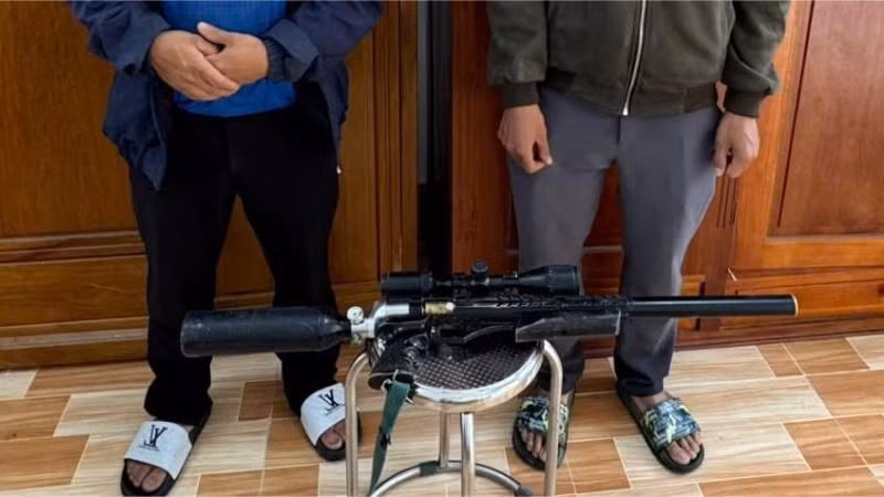 Khẩu súng PCP (súng nén hơi) mà các đối tượng mang vào rừng săn bắn khỉ quý hiếm.