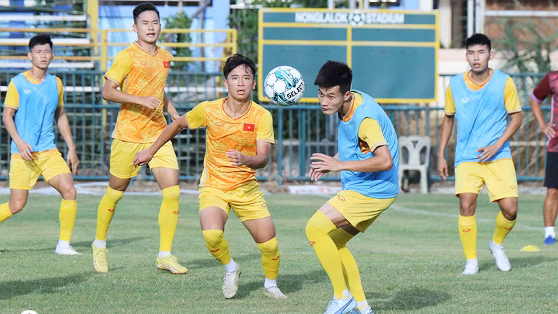 Buổi tập luyện của đội tuyển U23 Việt Nam tại Thái Lan. (Ảnh: VFF)