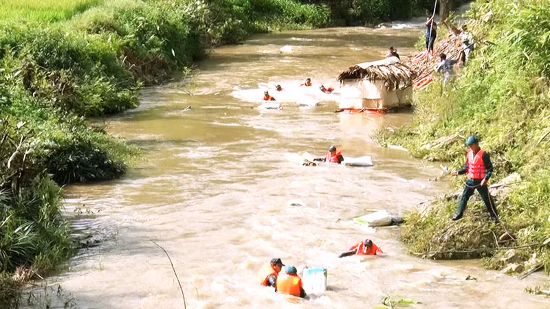 Huyện Vân Hồ, tỉnh Sơn La diễn tập phương án di dân khỏi vùng thiên tai trong tình huống cấp bách.