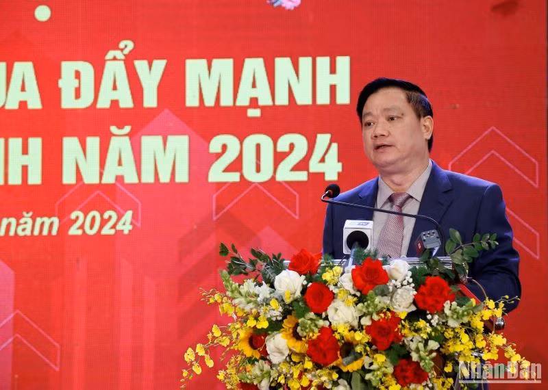 Chủ tịch Ủy ban nhân dân tỉnh Thái Bình Nguyễn Khắc Thận cam kết đồng hành cùng doanh nghiệp và yêu cầu các sở, ngành, địa phương tạo điều kiện thuận lợi trong giải quyết thủ tục hành chính.