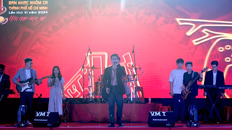 Phần dự thi của nhóm B.M.O.B.