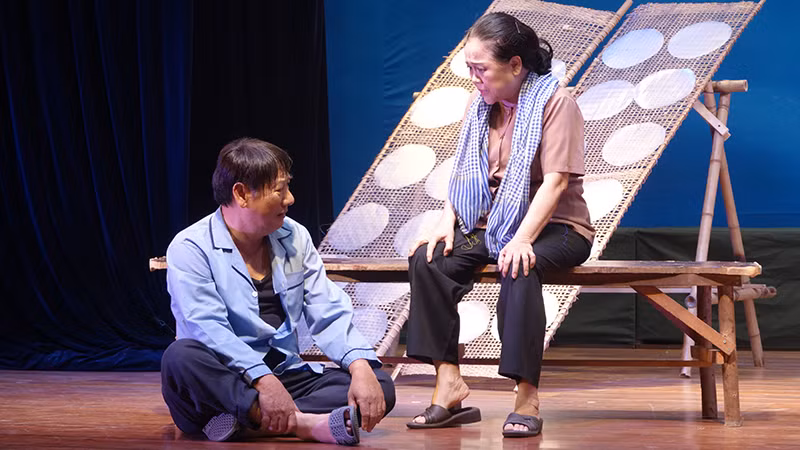 Vở Cơn mê cuối cùng (Sân khấu kịch Hoàng Thái Thanh) đạt huy chương Vàng Liên hoan Sân khấu Thành phố Hồ Chí Minh lần thứ 1.