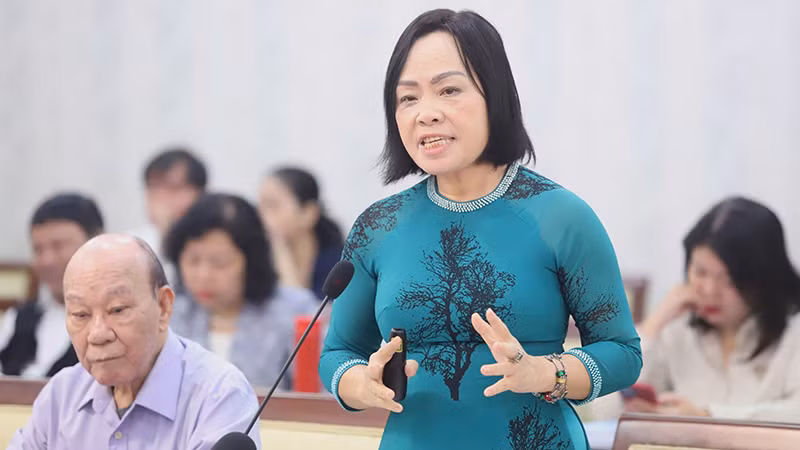 Đại biểu nêu ý kiến tại hội thảo.