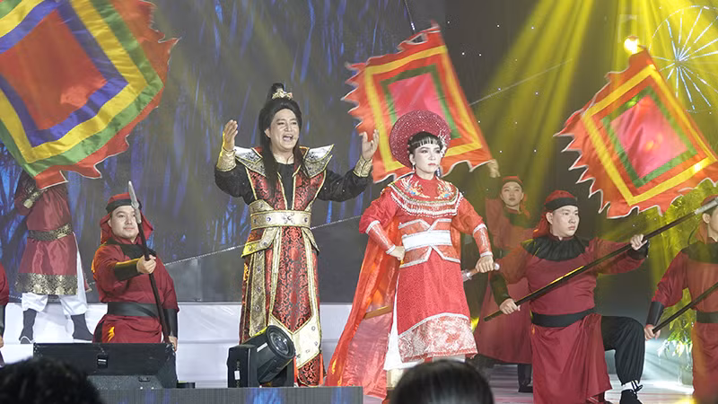 Cặp đôi Nguyễn Thanh Phường và Nguyễn Kim Lài trong trích đoạn Triệu Trinh nương (Tác giả Tô Thiên Kiều).