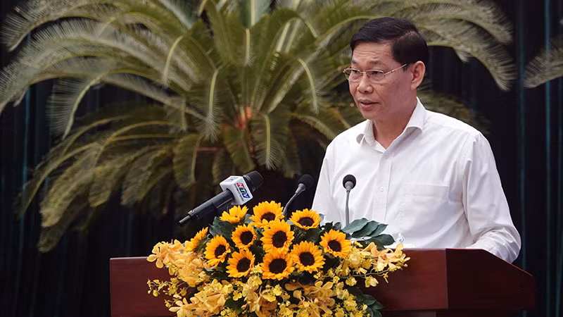 Đồng chí Đỗ Văn Phới, Phó Trưởng Ban Dân vận Trung ương phát biểu chỉ đạo tại hội nghị.