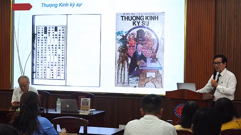 Phó Giáo sư, Tiến sĩ Đoàn Lê Giang trình bày tham luận tại buổi tọa đàm. Phó Giáo sư, Tiến sĩ Đoàn Lê Giang trình bày tham luận tại buổi tọa đàm.