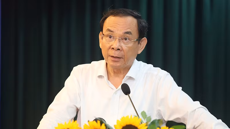 Đồng chí Nguyễn Văn Nên, Ủy viên Bộ Chính trị, Bí thư Thành ủy Thành phố Hồ Chí Minh phát biểu tổng kết hội thảo.