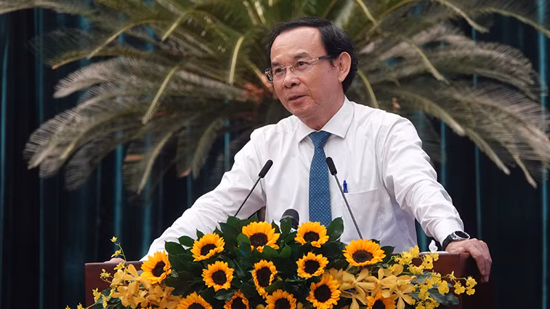 Đồng chí Nguyễn Văn Nên, Ủy viên Bộ Chính trị, Bí thư Thành ủy Thành phố Hồ Chí Minh phát biểu tại hội nghị.