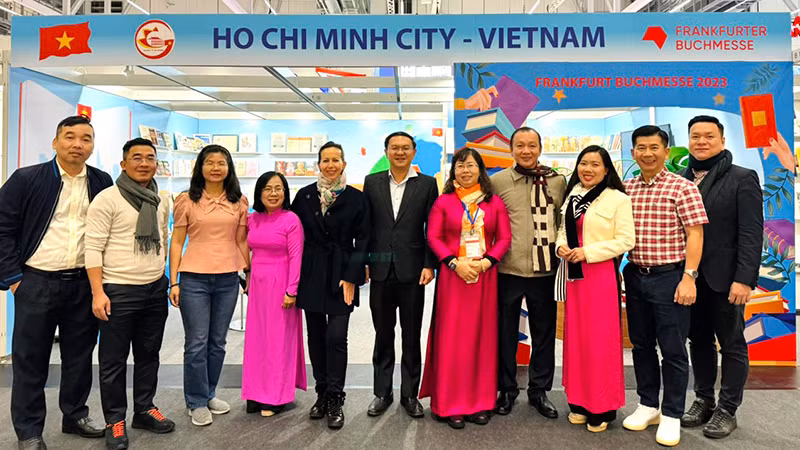 Đoàn công tác Thành phố Hồ Chí Minh tại Hội sách Frankfurt 2023. (Ảnh Sở Thông tin và Truyền thông cung cấp)
