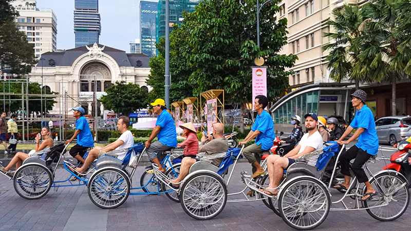 Tác phẩm "Thành phố Hồ Chí Minh xinh đẹp" của tác giả Nguyễn Thị Bảo Hợp.