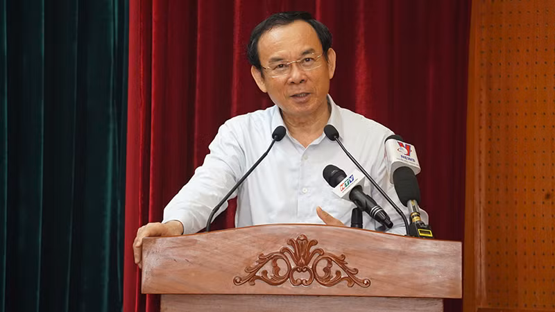 Đồng chí Nguyễn Văn Nên, Ủy viên Bộ Chính trị, Bí thư Thành ủy Thành phố Hồ Chí Minh phát biểu kết luận hội nghị.