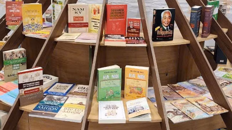 Thành phố Hồ Chí Minh mang đến Hội sách Frankfurt 2024 nhiều tác phẩm về lịch sử, văn học, văn hóa, du lịch.
