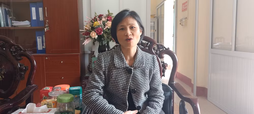 Cô Nguyễn Thị Hoa, Trường THCS Lương Thế Vinh (thành phố Thái Bình) cho hay, việc "đóng băng" dạy thêm, học thêm thời điểm này tác động lớn đến học sinh lớp 9 chuẩn bị thi chuyển cấp, bởi học sinh cần được dung nạp rất nhiều kiến thức cho kỳ thi quan trọng sắp tới, trong khi quỹ thời gian học trên lớp không nhiều.