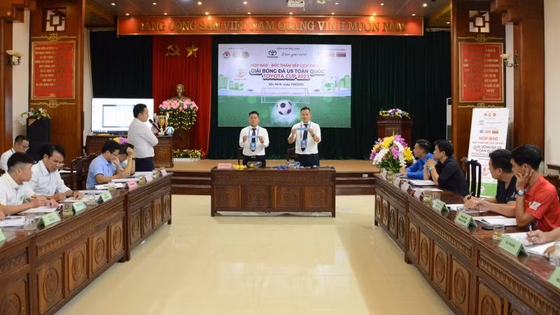 Ban tổ chức bốc thăm, chia bảng Giải Bóng đá U9 toàn quốc 2023.