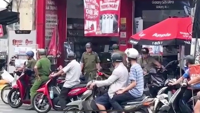 Cửa hàng FPT nơi xảy ra vụ việc.