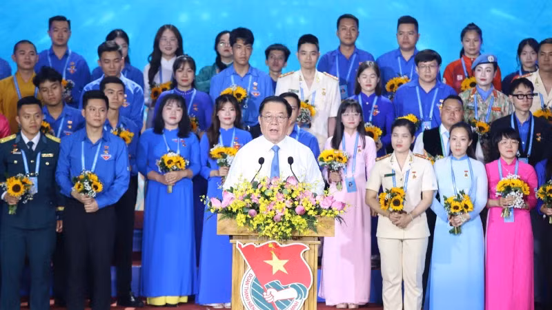 Đồng chí Nguyễn Trọng Nghĩa, Ủy viên Bộ Chính trị, Bí thư Trung ương Đảng, Trưởng Ban Tuyên giáo và Dân vận Trung ương phát biểu tại đại hội.