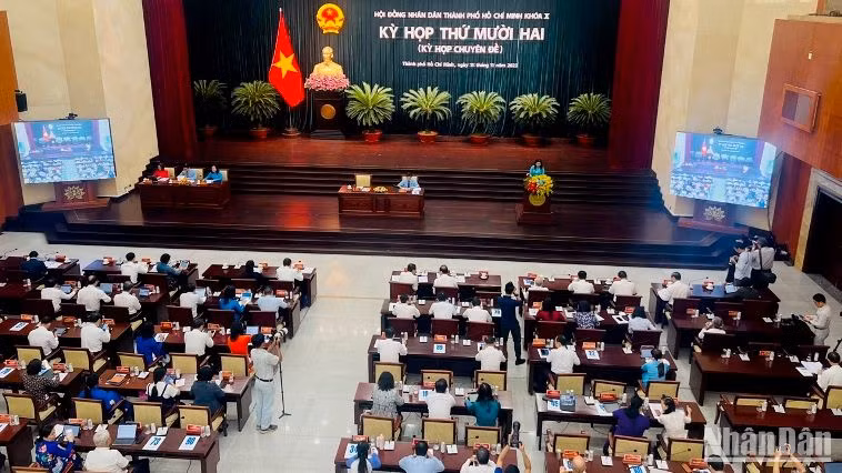 Toàn cảnh kỳ họp thứ 12, Hội đồng nhân dân Thành phố Hồ Chí Minh khoá 10 (ẢNH: TÙNG QUANG)