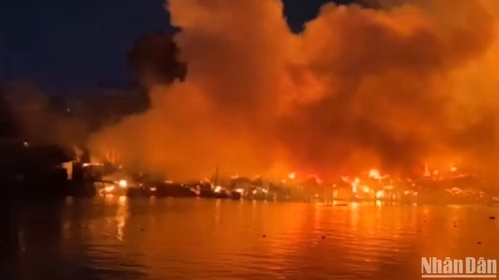 Hiện trường vụ cháy tại dãy nhà ven kênh Tàu Hủ, phường 2, quận 8, Thành phố Hồ Chí Minh ngày 1/4 vừa qua.