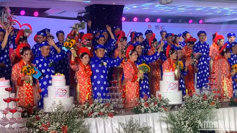 Sau 14 lần tổ chức, Trung tâm Hỗ trợ thanh niên công nhân Thành phố Hồ Chí Minh đã giúp đỡ cho hơn 1.156 cặp đôi thanh niên công nhân có hoàn cảnh khó khăn, không có điều kiện tổ chức một lễ cưới trang trọng và đầy đủ.