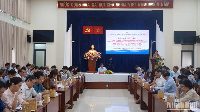 Các đại biểu dự hội nghị.