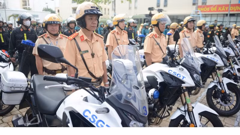 Lực lượng Cảnh sát giao thông Thành phố Hồ Chí Minh ra quân bảo đảm an ninh trật tự dịp cuối năm
