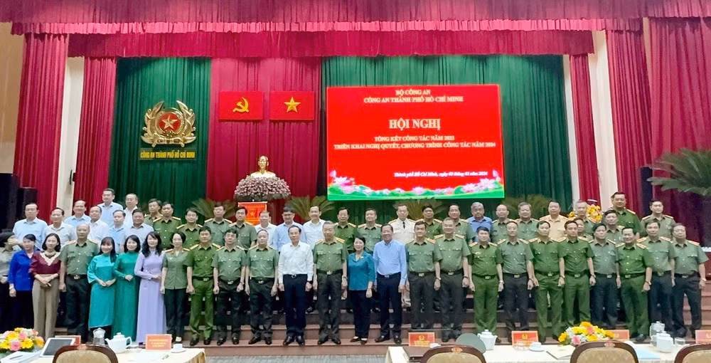 Các đại biểu dự hội nghị. (Ảnh: ĐỨC NAM)