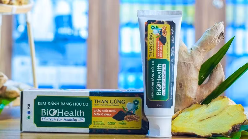 Sản phẩm kem đánh răng than gừng được chiết xuất chọn lọc các thành phần hoàn toàn thiên nhiên bằng công nghệ Trích ly xanh.