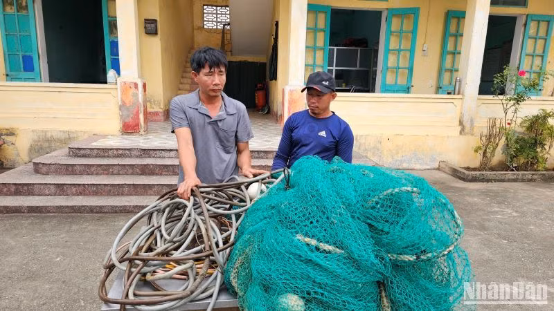 Tàu cá NĐ-91377-TS bị phát hiện nhiều lỗi vi phạm trong khai thác IUU khi đang hoạt động trên biển ngày 30/3/2024.