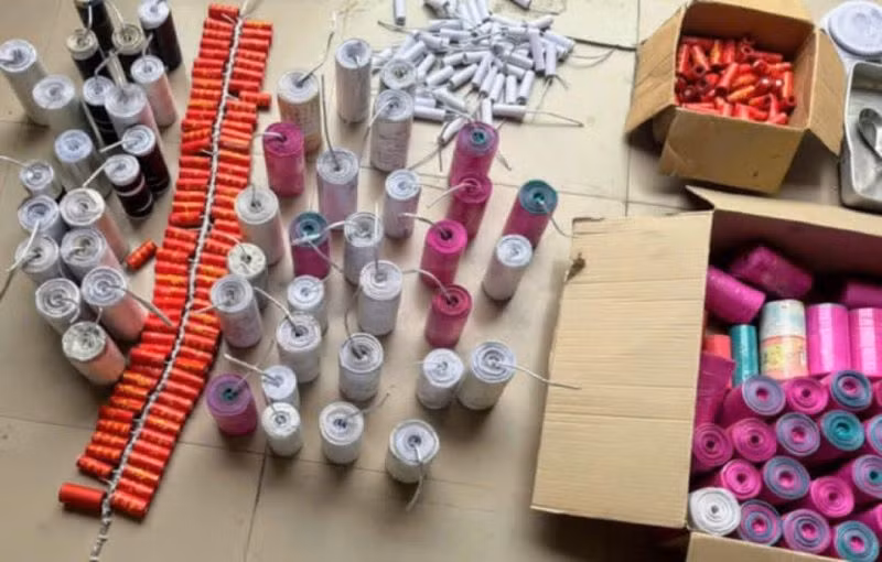 Tổng số lượng pháo cơ quan chức năng thu giữ của Huy lên tới 13,5kg. (Ảnh: Công an cung cấp)