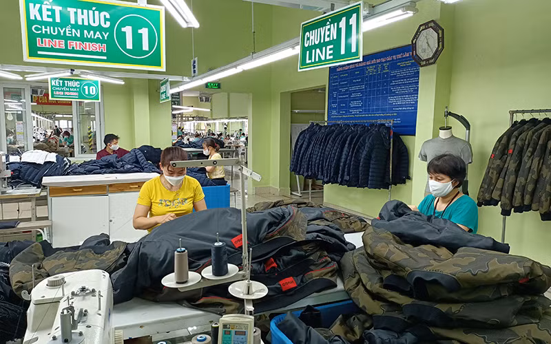 Sản xuất tại Tổng công ty cổ phần Dệt may Nam Định.