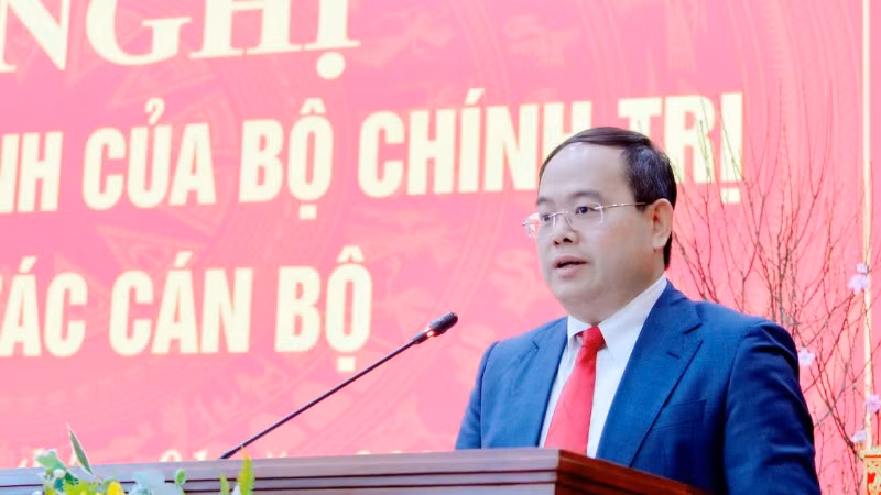 Đồng chí Quản Minh Cường, Bí thư Tỉnh ủy Cao Bằng phát biểu ý kiến tại hội nghị.