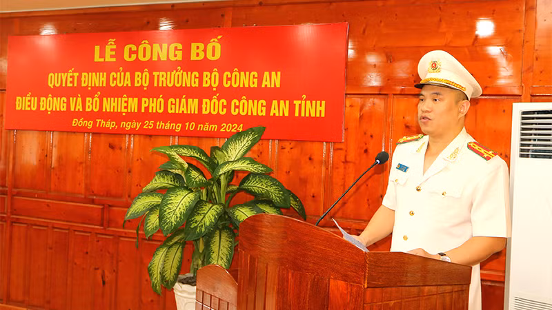 Đại tá Hà Văn Bắc, Phó Giám đốc Công an tỉnh Đồng Tháp phát biểu tại buổi lễ nhận nhiệm vụ. (Ảnh: Công an cung cấp)
