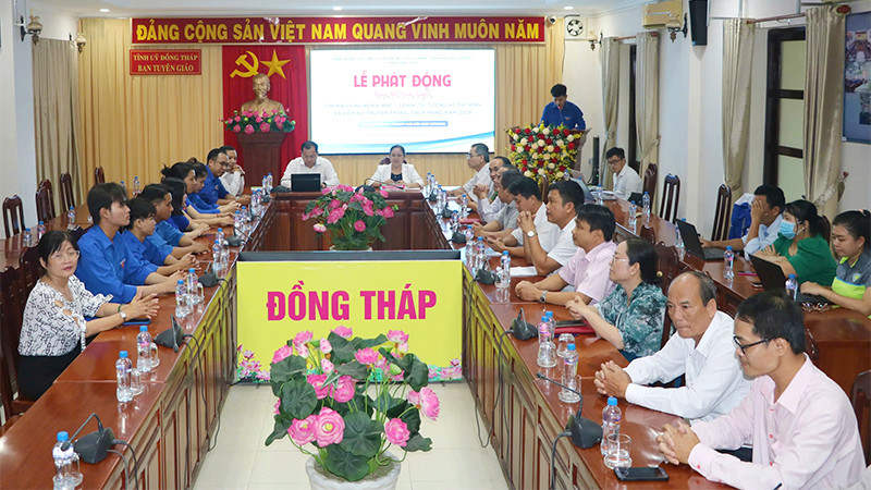 Quang cảnh lễ phát động tại Ban Tuyên giáo Tỉnh ủy Đồng Tháp.