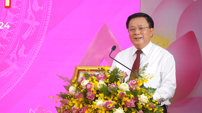 Đồng chí Nguyễn Xuân Thắng phát biểu tại buổi lễ. (Ảnh: HỮU NGHĨA)