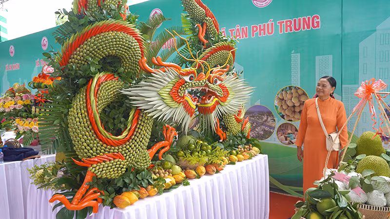 Trưng bày sản phẩm khởi nghiệp, sản phẩm OCOP tại huyện Châu Thành, tỉnh Đồng Tháp. (Ảnh: HỮU NGHĨA)