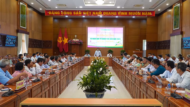 Quang cảnh hội nghị tuyên dương. Ảnh: HỮU NGHĨA