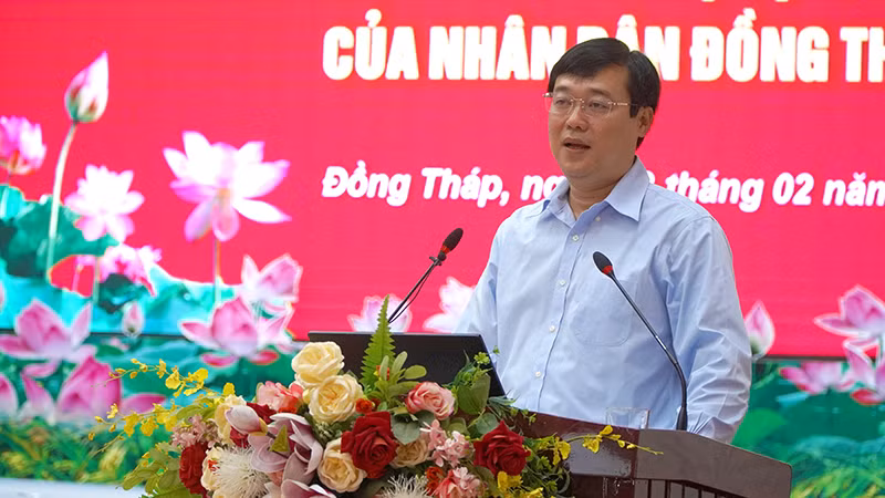 Bí thư Tỉnh ủy Đồng Tháp Lê Quốc Phong trình bày tại hội nghị. Ảnh: HỮU NGHĨA