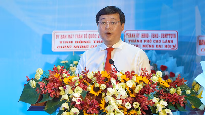 Bí thư Tỉnh ủy Đồng Tháp Lê Quốc Phong phát biểu tại đại hội. (Ảnh: HỮU NGHĨA)