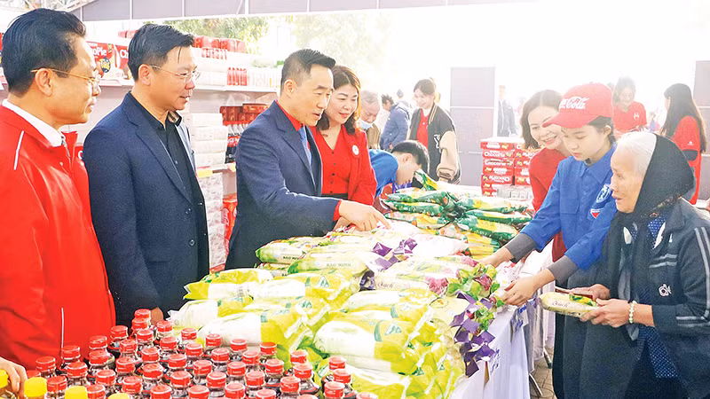 Những tấm lòng nhân ái 