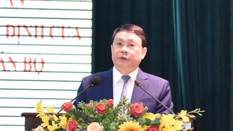 Đồng chí Bí thư Tỉnh ủy Nam Định Đặng Khánh Toàn phát biểu tại buổi lễ.