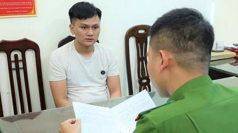 Đối tượng Hà Văn Hào tại cơ quan Công an tỉnh Nam Định. (Ảnh: Công an Nam Định)