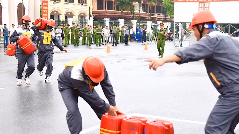 ...và di chuyển tài sản đối với loại hình nhà để ở kết hợp sản xuất, kinh doanh.