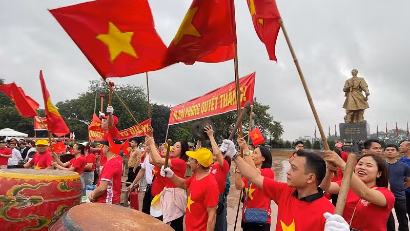 Hội thi nhận được sự cổ vũ nhiệt tình của đông đảo người dân.