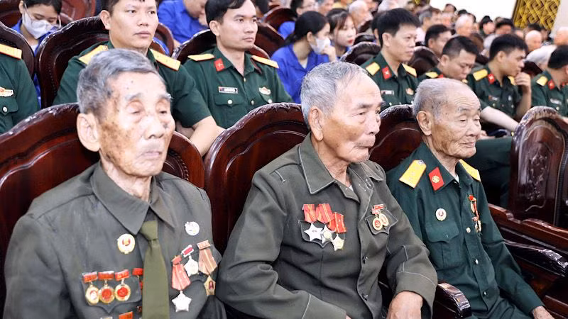 Các đại biểu dự buổi gặp mặt.