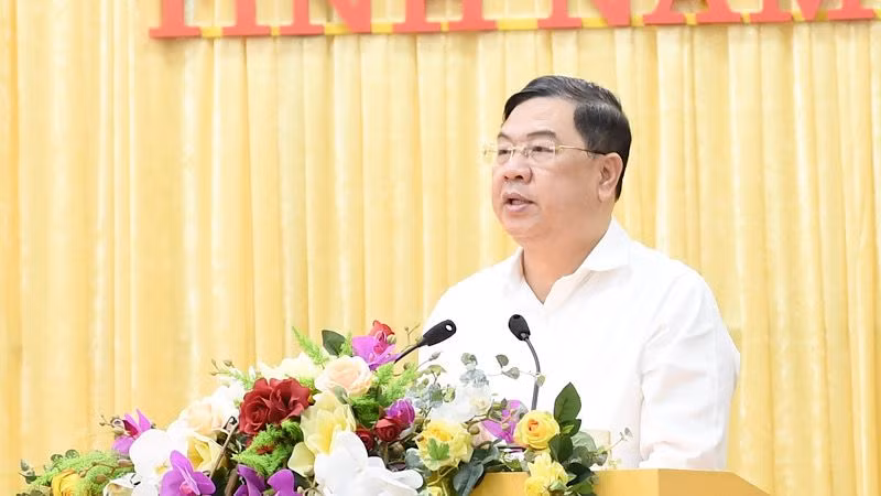 Đồng chí Bí thư Tỉnh ủy Nam Định Phạm Gia Túc phát biểu tại hội nghị. (Ảnh: XUÂN TRƯỜNG)