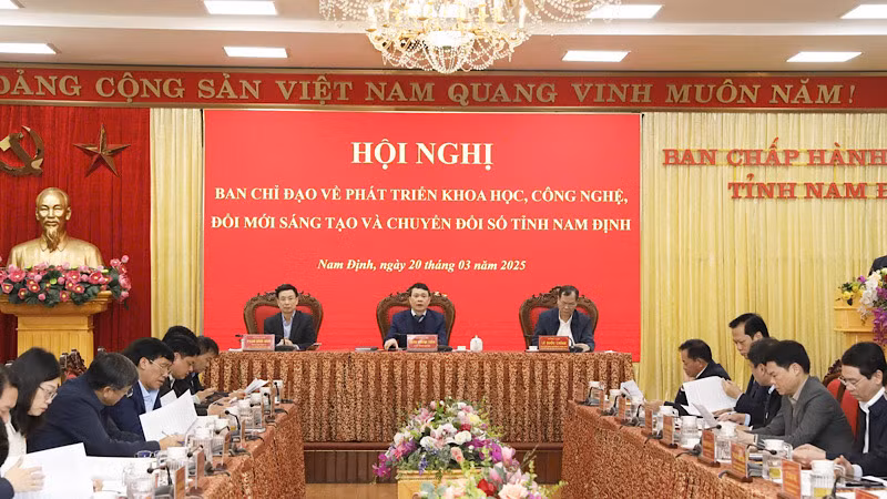 Ban Chỉ đạo về phát triển khoa học, công nghệ, đổi mới sáng tạo và chuyển đổi số tỉnh Nam Định tổ chức họp bàn, triển khai thực hiện Nghị quyết số 57-NQ/TW của Bộ Chính trị về đột phá phát triển khoa học, công nghệ, đổi mới sáng tạo và chuyển đổi số quốc gia.