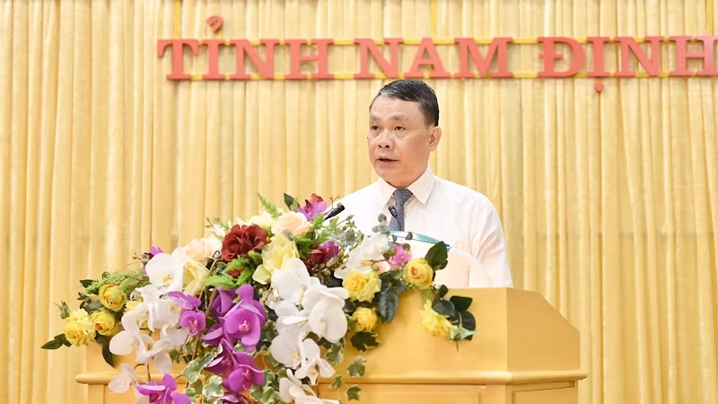 Đồng chí Bí thư Tỉnh ủy Nam Định Đặng Khánh Toàn phát biểu tại Hội nghị. (Ảnh: XUÂN TRƯỜNG)