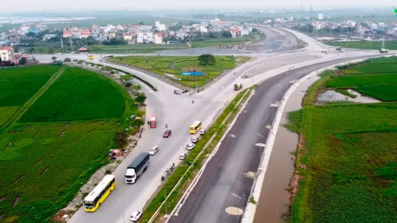 Tuyến đường bộ mới Nam Định-Lạc Quần-Đường bộ ven biển đang trong quá trình xây dựng.