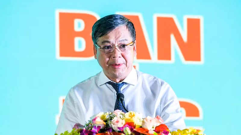 Phó Chủ tịch Ủy ban nhân dân tỉnh Nam Định Trần Lê Đoài phát biểu tại lễ khai mạc. (Ảnh: XUÂN TRƯỜNG)