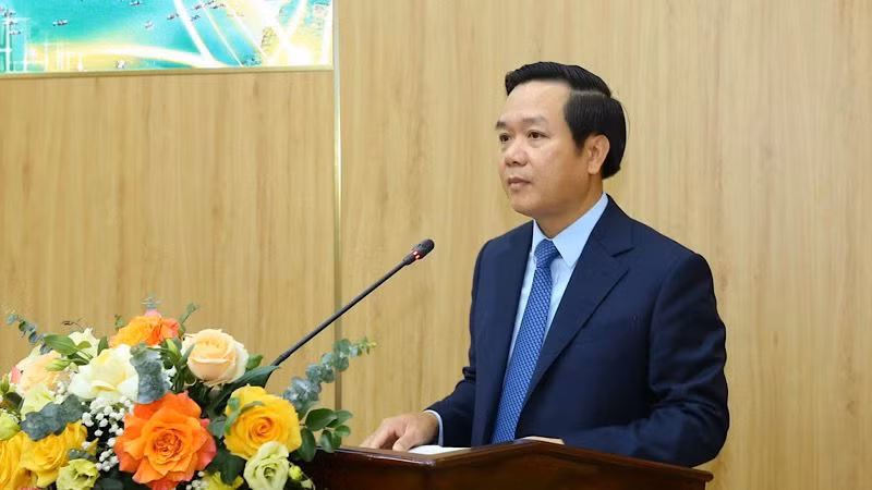 Chủ tịch Ủy ban nhân dân tỉnh Ninh Bình Phạm Quang Ngọc khai mạc hội nghị. (Ảnh: ANH TUẤN)